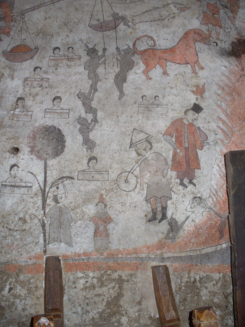 България, Източни Родопи, село Долно Луково, Страшният съд, изографисан на стената до входа на църквата
